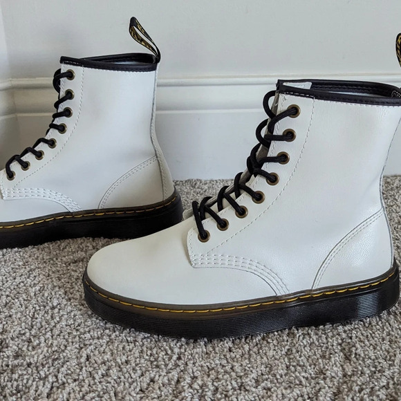 NEW Doc Marten 1460 Smooth Leather White Boots sz 6 - Picture 4 of 9